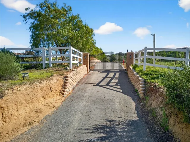 39475 Bruce Ln.Electric gate entrance