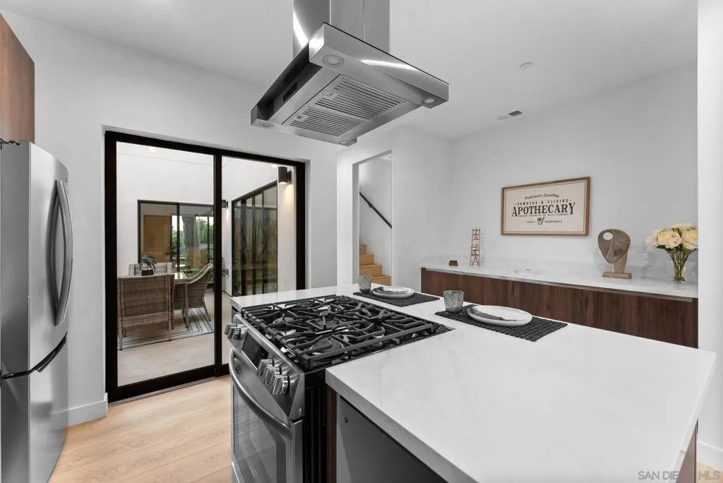 3653 Wilson Ave, San Diego, California 92104 home-pic-2
