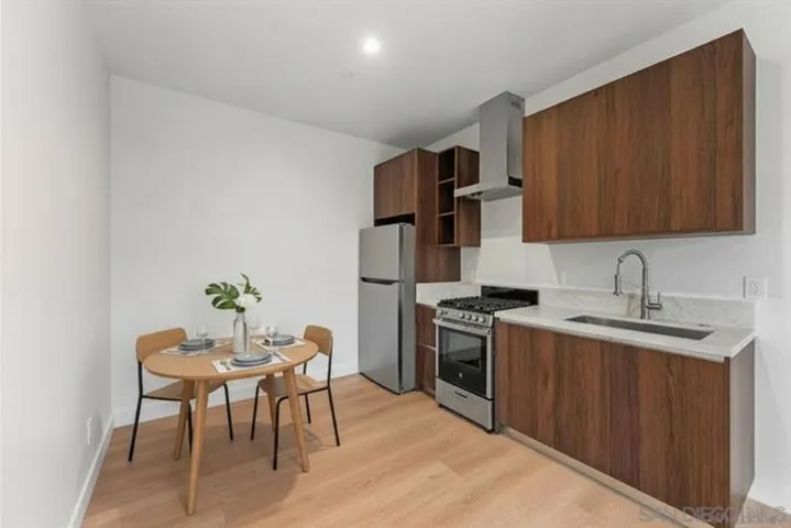 https://zimg.paragon.ice.com/ParagonImages/Property/PA/SDMLS/260003890/54/120/90/34ac16618bb8d9cd4c0ac542c76d4e8c/3/d7c271bc439c7889fa64c45f7023c8ff/260003890-D97DF883-F102-4437-9EEA-D8AFCA80D1C2.JPG
