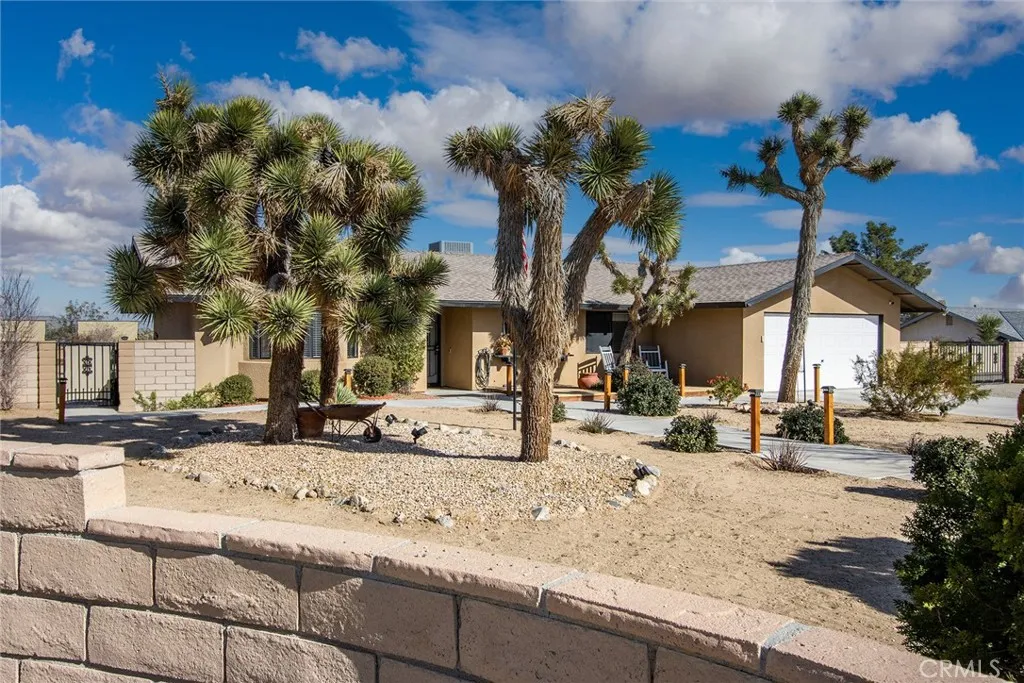 62110 Crestview Drive, Joshua Tree, California 92252 home-pic-2