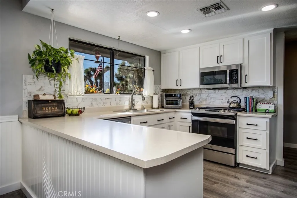 62110 Crestview Drive, Joshua Tree, California 92252 home-pic-11