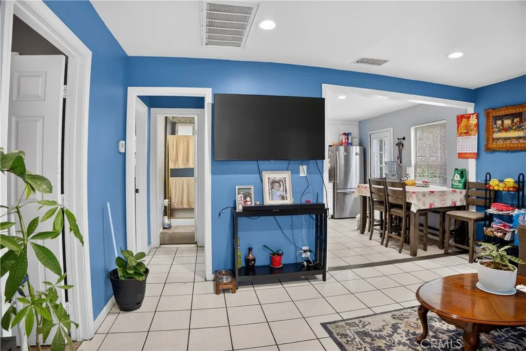13513 Sayre, Sylmar, California 91342 home-pic-6