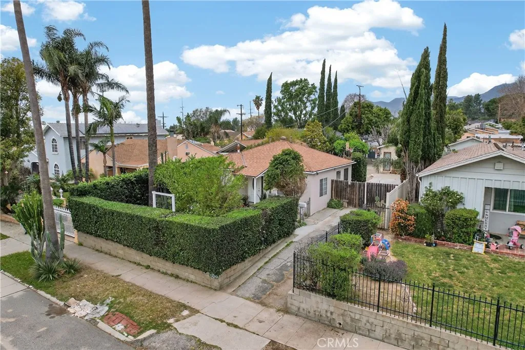 13513 Sayre, Sylmar, California 91342 home-pic-3