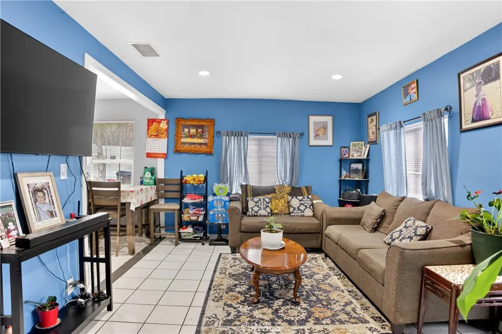 13513 Sayre, Sylmar, California 91342 home-pic-7