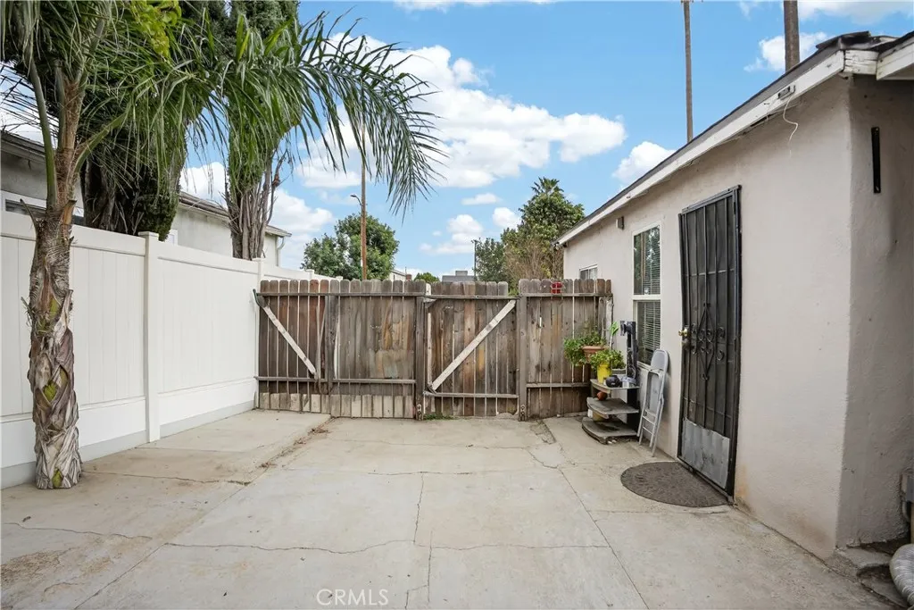 13513 Sayre, Sylmar, California 91342 home-pic-18