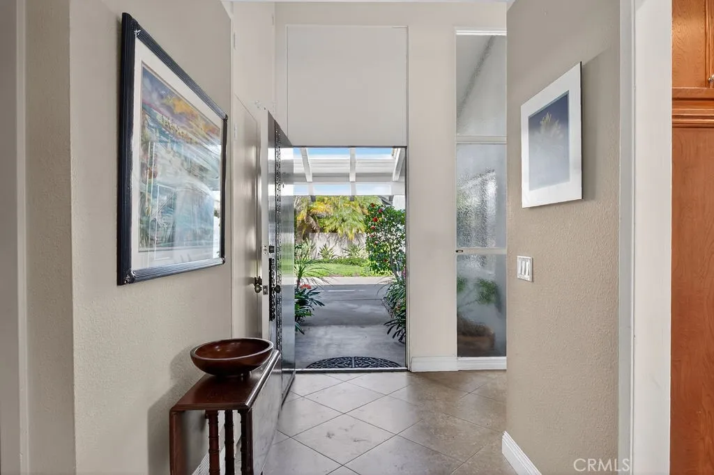 517 Gorgonia, Newport Beach, California 92660 home-pic-3
