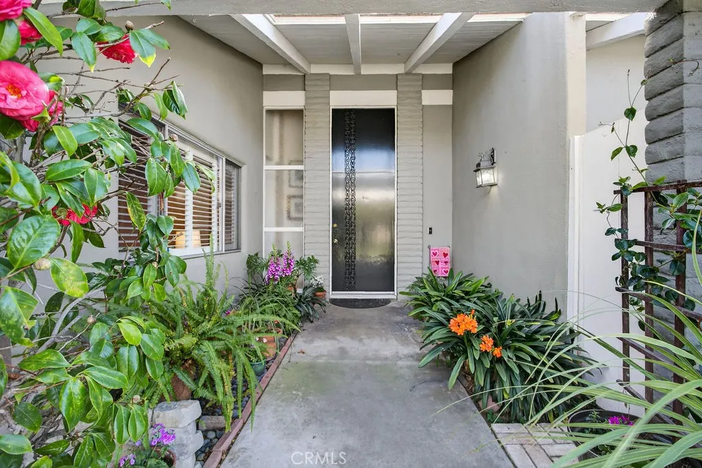 517 Gorgonia, Newport Beach, California 92660 home-pic-2
