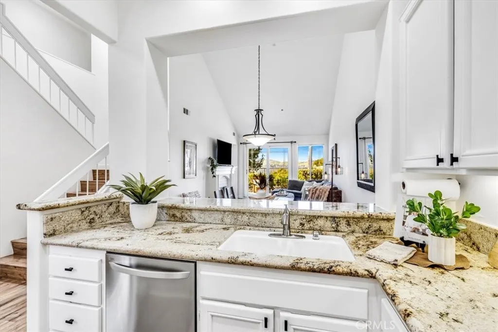 27317 Paseo Placentia, San Juan Capistrano, California 92675 home-pic-14