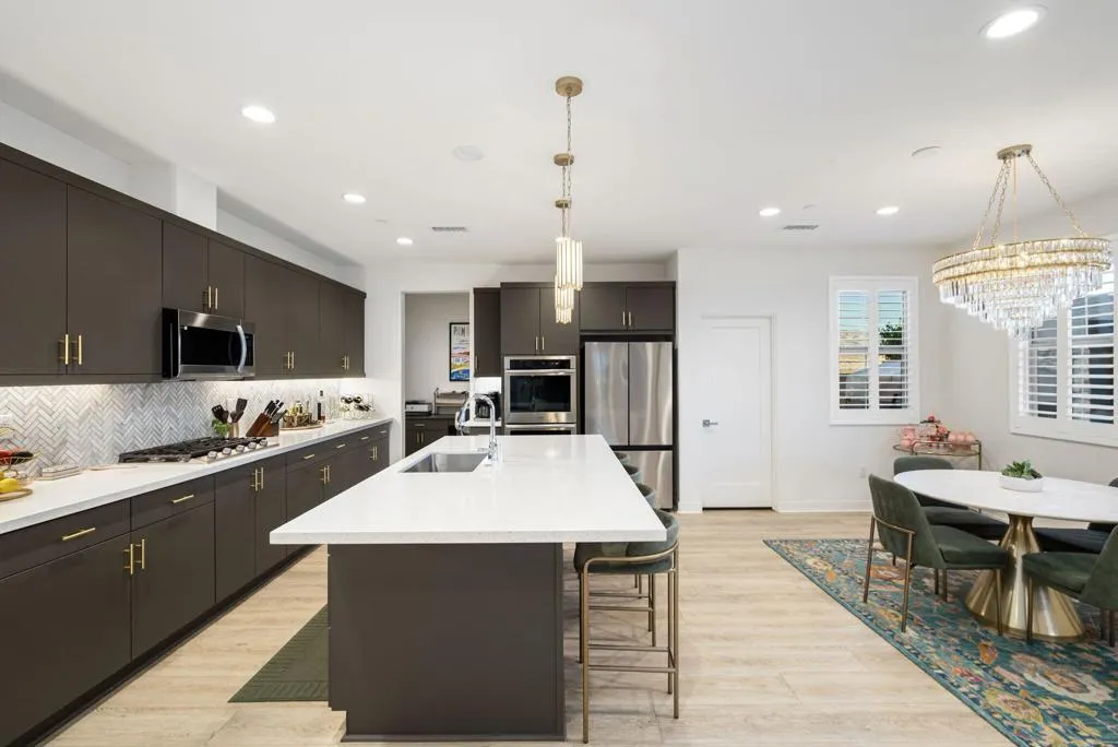 36002 Bertain Drive, Palm Desert, California 92211 home-pic-13