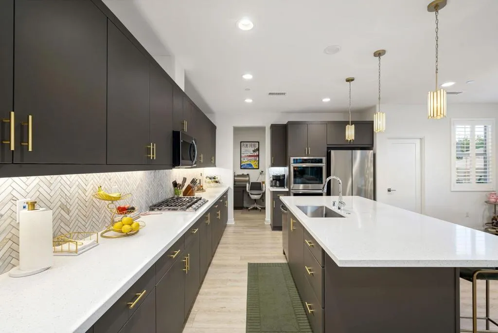 36002 Bertain Drive, Palm Desert, California 92211 home-pic-12