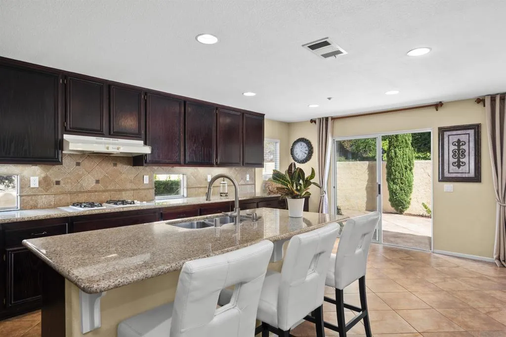 10145 Challenger Ct, Spring Valley, California 91978 home-pic-19