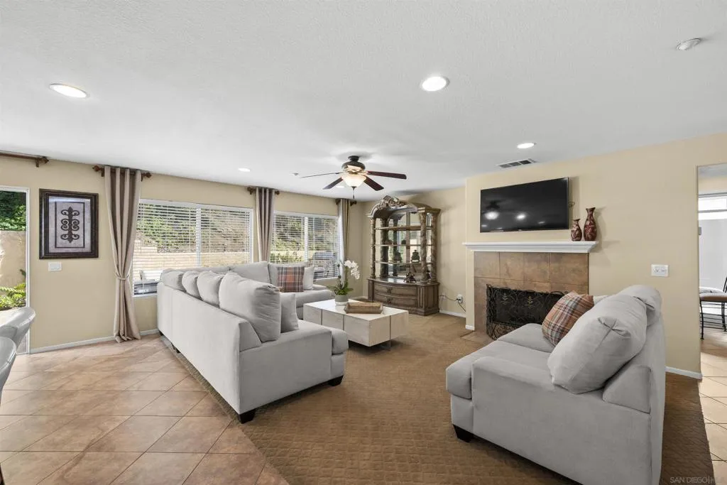 10145 Challenger Ct, Spring Valley, California 91978 home-pic-21