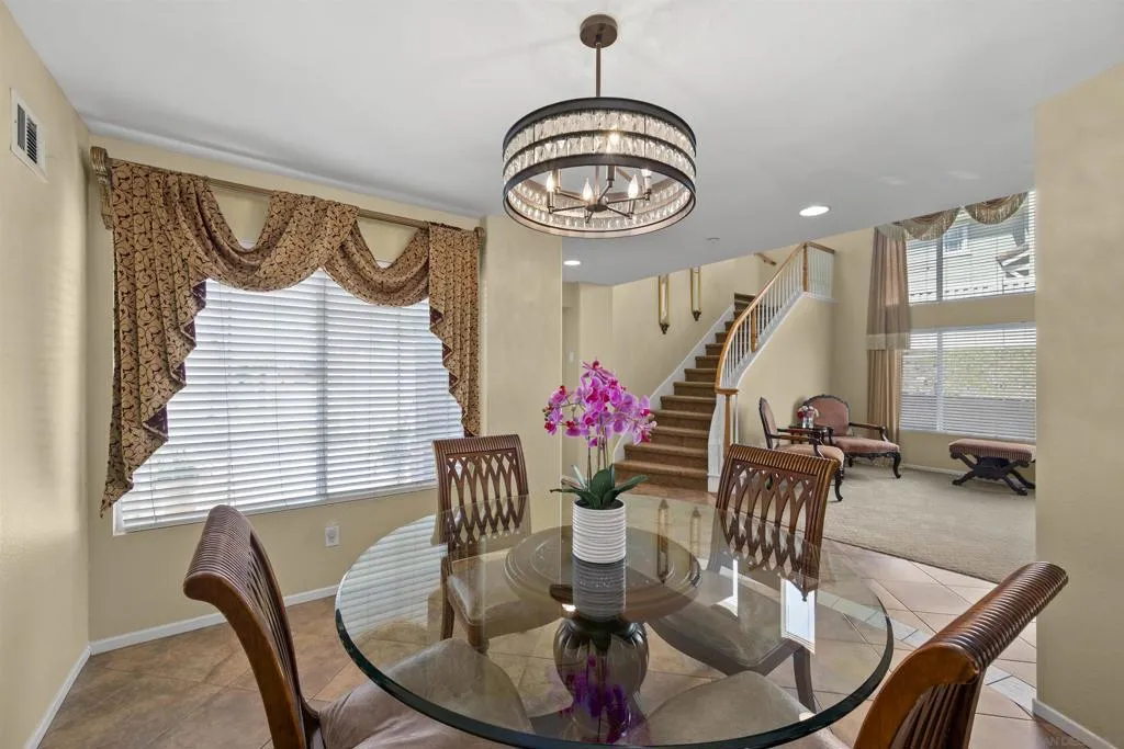 10145 Challenger Ct, Spring Valley, California 91978 home-pic-13