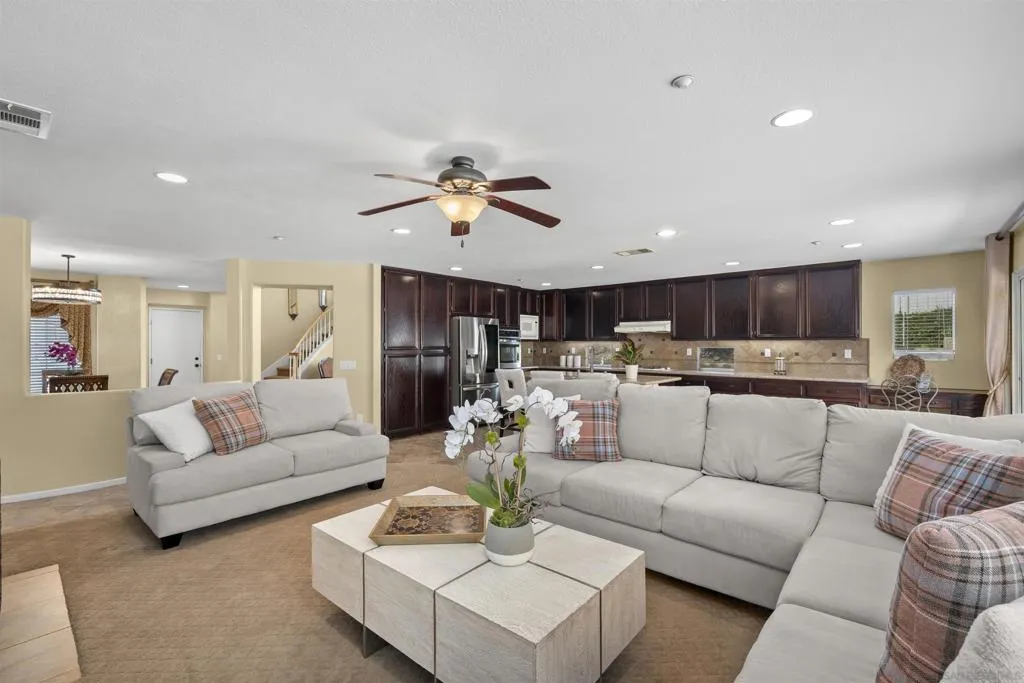 10145 Challenger Ct, Spring Valley, California 91978 home-pic-22
