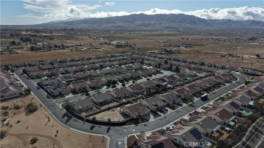 10265 Cotoneaster Street, Apple Valley, California 92308