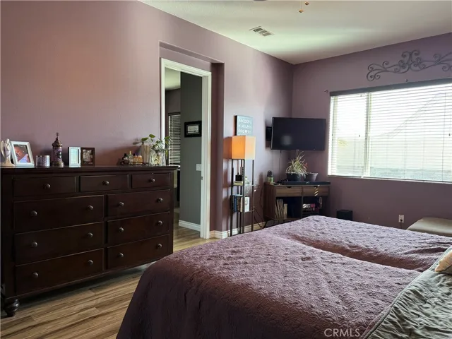 10265 Cotoneaster Street, Apple Valley, California 92308