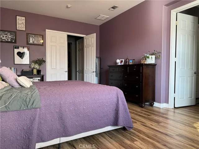 10265 Cotoneaster Street, Apple Valley, California 92308