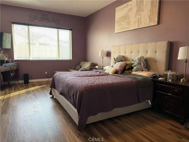10265 Cotoneaster Street, Apple Valley, California 92308