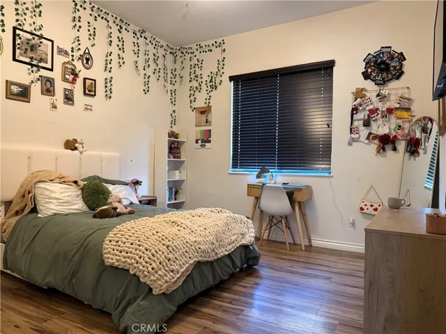 10265 Cotoneaster Street, Apple Valley, California 92308