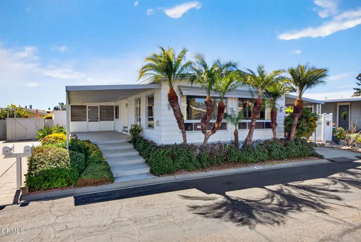 3-web-or-mls-UpmarketMedia-125Fro-009