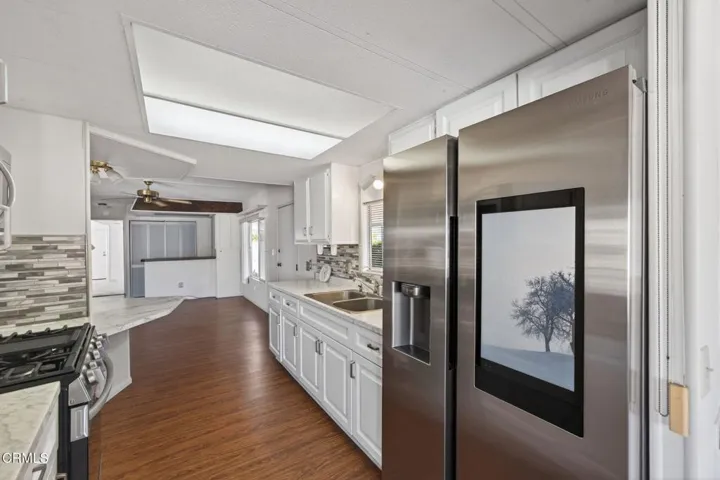 9-web-or-mls-UpmarketMedia-125Fro-028