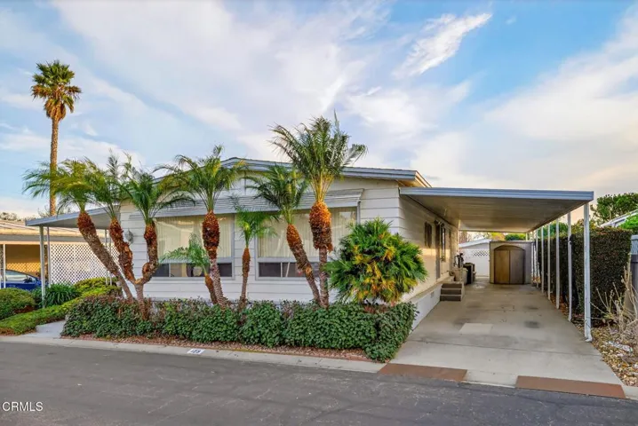 2-web-or-mls-UpmarketMedia-125Frost-003