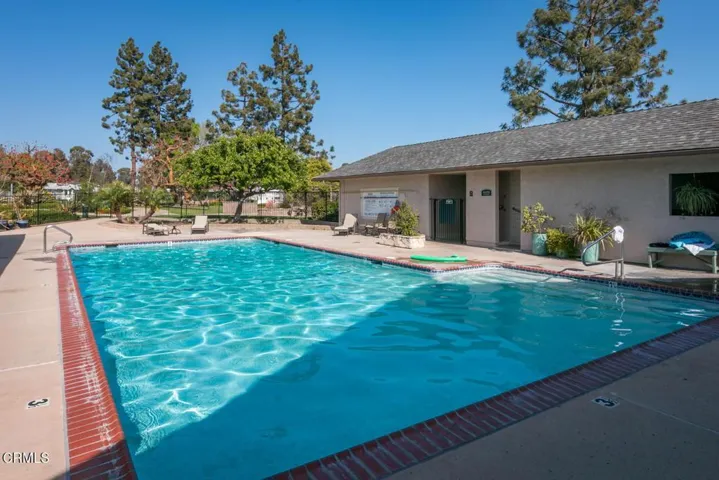 39-web-or-mls-Community Pool