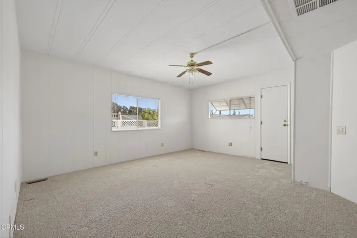 22-web-or-mls-UpmarketMedia-125Fro-067