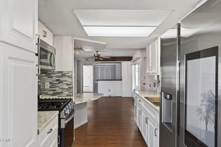 10-web-or-mls-UpmarketMedia-125Fro-031
