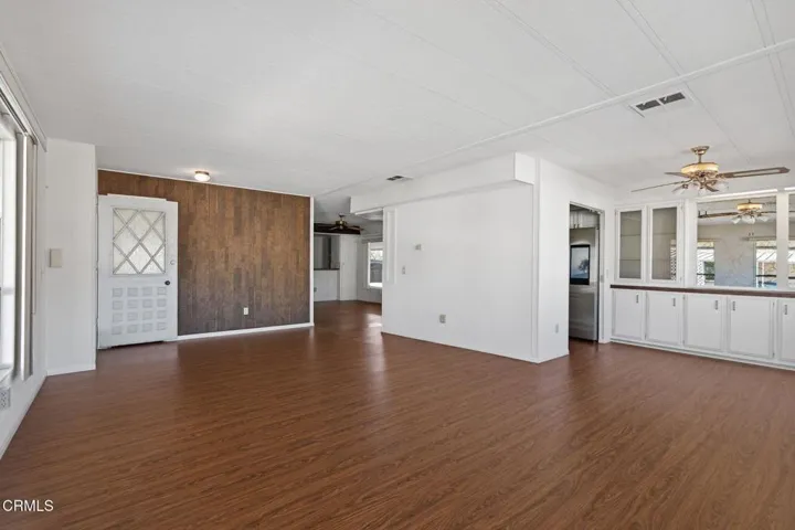 15-web-or-mls-UpmarketMedia-125Fro-047