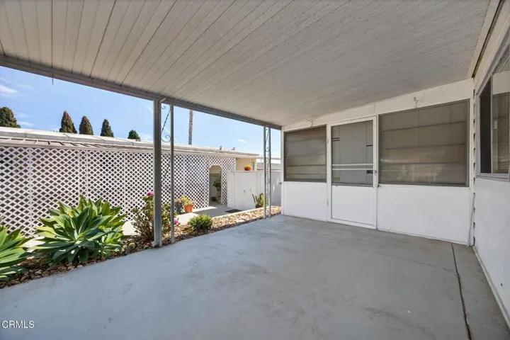 29-web-or-mls-UpmarketMedia-125Fro-088