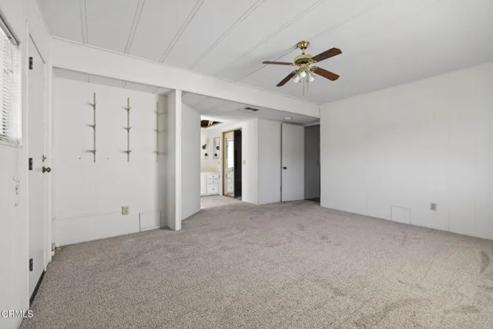 24-web-or-mls-UpmarketMedia-125Fro-073