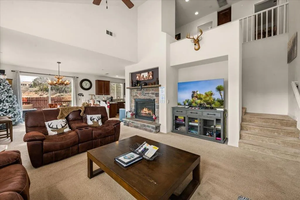 341 Maple Ridge Drive, Big Bear, California 92314 home-pic-12