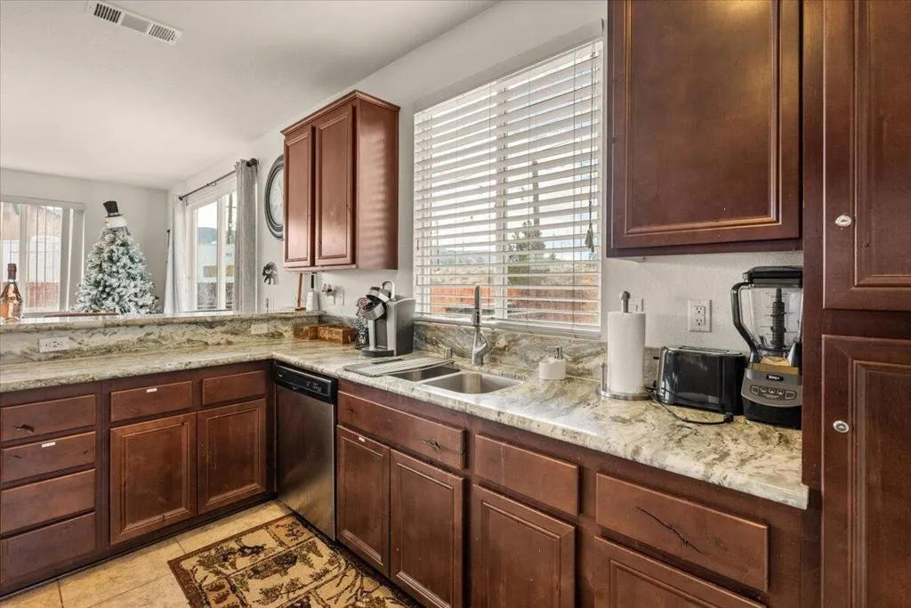 341 Maple Ridge Drive, Big Bear, California 92314 home-pic-19