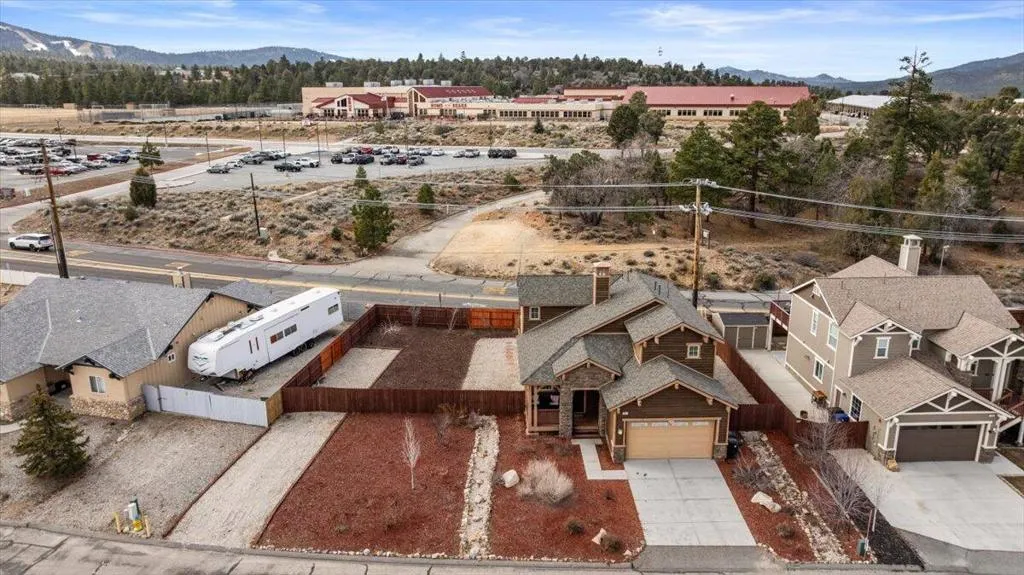 341 Maple Ridge Drive, Big Bear, California 92314 home-pic-4
