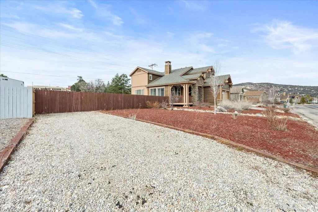 341 Maple Ridge Drive, Big Bear, California 92314 home-pic-10