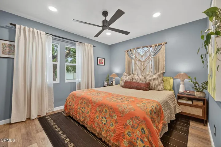 20-web-or-mls-002_UpmarketMedia_103 Com-