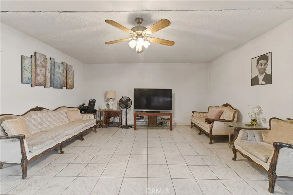 18325 Mettler, Carson, California 90746 home-pic-5