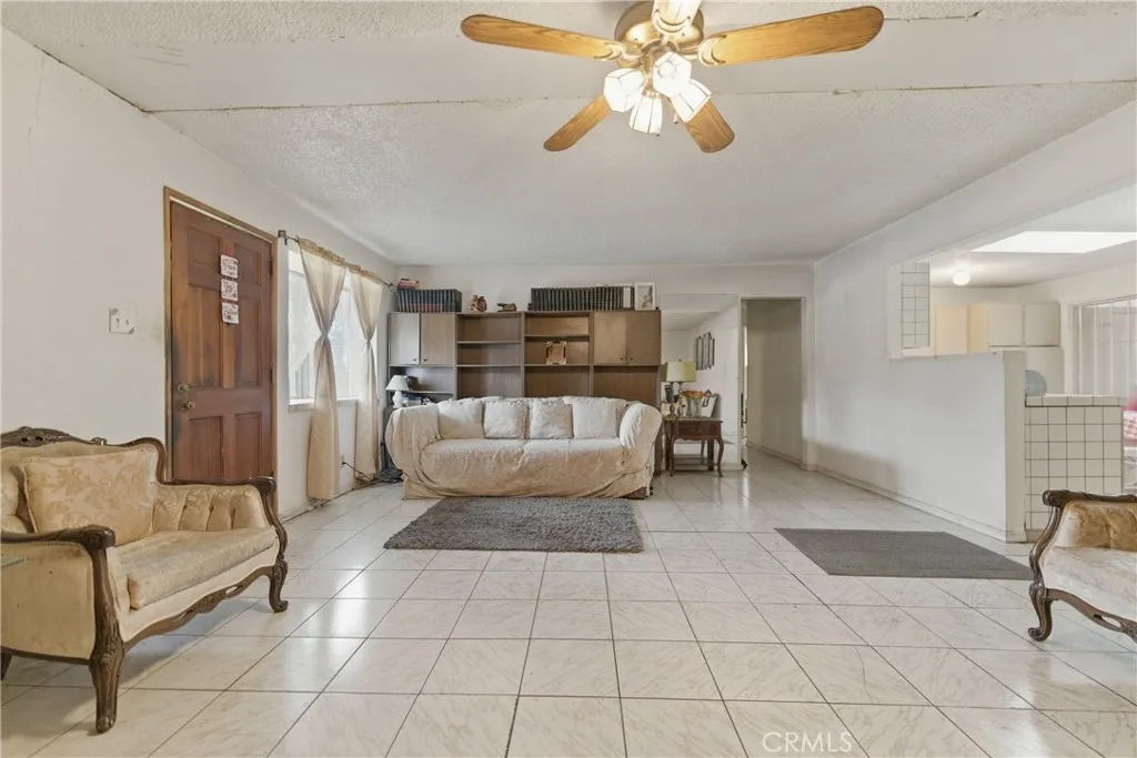 18325 Mettler, Carson, California 90746 home-pic-6