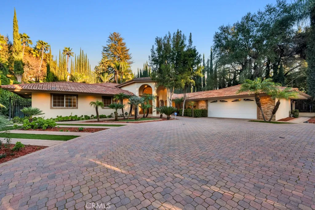 4446 Hayvenhurst Avenue, Encino, California 91436 home-pic-1