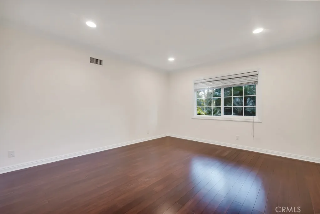 4446 Hayvenhurst Avenue, Encino, California 91436 home-pic-39
