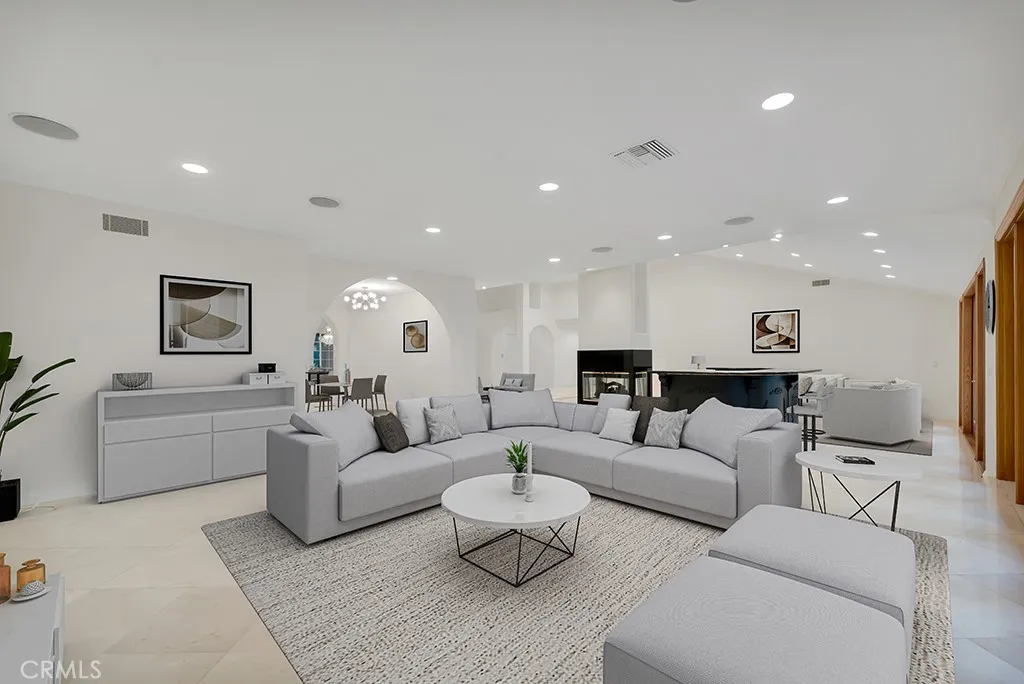 4446 Hayvenhurst Avenue, Encino, California 91436 home-pic-7