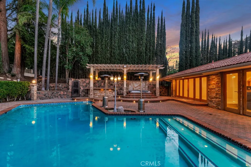 4446 Hayvenhurst Avenue, Encino, California 91436 home-pic-55