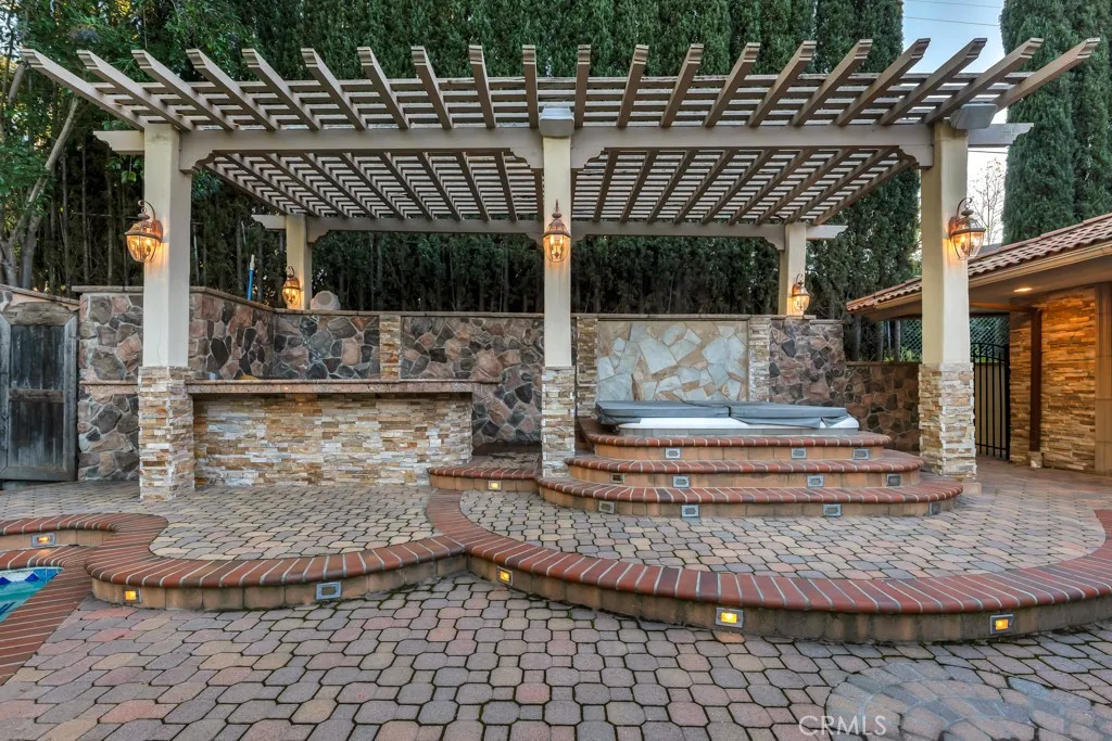 4446 Hayvenhurst Avenue, Encino, California 91436 home-pic-41