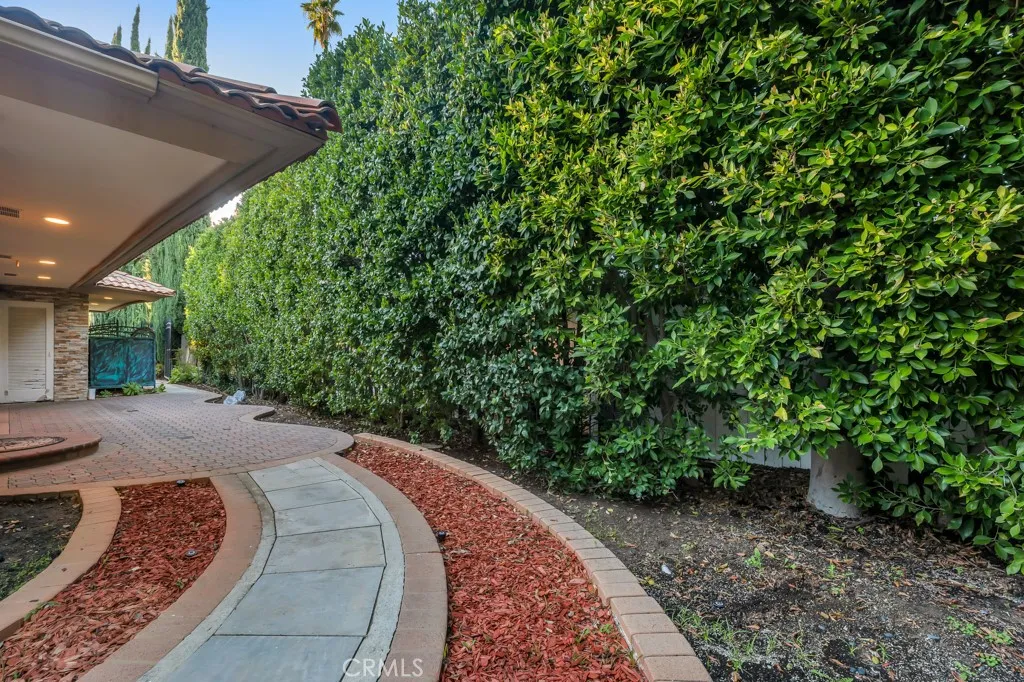 4446 Hayvenhurst Avenue, Encino, California 91436 home-pic-46