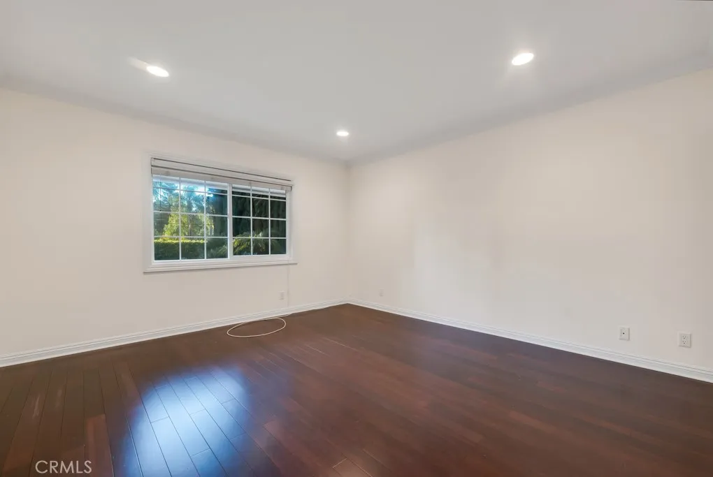 4446 Hayvenhurst Avenue, Encino, California 91436 home-pic-35