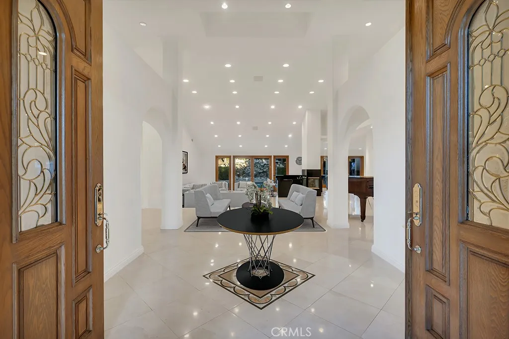 4446 Hayvenhurst Avenue, Encino, California 91436 home-pic-5