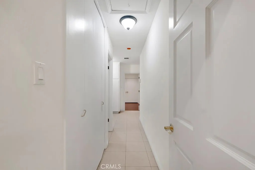 4446 Hayvenhurst Avenue, Encino, California 91436 home-pic-21