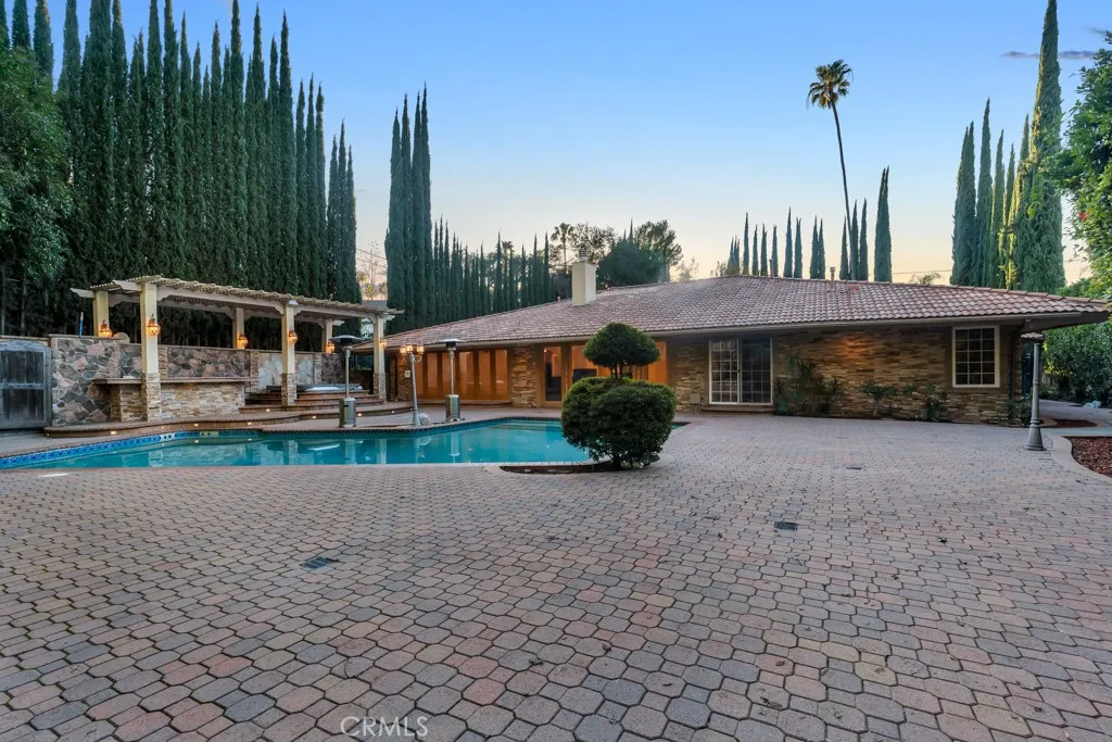4446 Hayvenhurst Avenue, Encino, California 91436 home-pic-48
