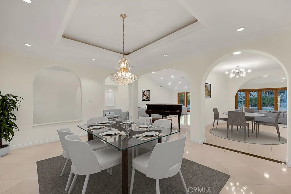 4446 Hayvenhurst Avenue, Encino, California 91436 home-pic-25